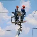 Комунальники з Чернівців 10 днів відновлювали освітлення Києва після обстрілів