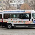 Ветеранські громади Київщини отримали нові інклюзивні мікроавтобуси