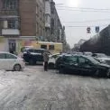 Великий затор на Межигірській через ДТП: обирайте інші маршрути