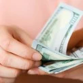 Курс валют у Києві: де вигідно купити та продати долари і євро сьогодні