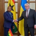 До Києва вперше прибув міністр закордонних справ Гани: історичний візит у час війни