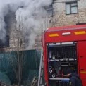 Київ накрив різкий запах гару: у Голосієвському районі палало сміття в покинутій будівлі