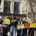 «Полон вбиває»: у Києві родини військовополонених знову вийшли на Поділ