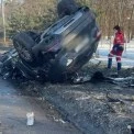 У Києві Maserati врізався в електроопору та перекинувся: загинув 21-річний водій