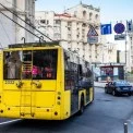 У Києві відновили рух трамваїв і тролейбусів на лівому березі