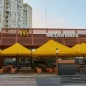 Новий «МакДональдз» відкрився поруч із Дарницьким мостом: скільки людей він може прийняти