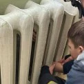 У Києві дитина застрягла в батареї: рятувальники оперативно прийшли на допомогу