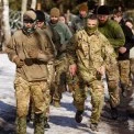 На Київщині показали представникам НАТО полігон, де цивільних готують до національного спротиву