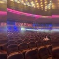 Порожня зала і жарти про Єрмака: у мережі обговорюють концерт “Кварталу 95” у Києві