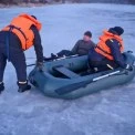 На Київщині чоловік провалився під кригу, рятуючи собаку: обох витягли з річки