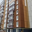Нові ліфти та відновлені стіни: у Бородянці завершують відбудову найбільшої дев’ятиповерхівки