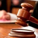 У Києві засудили чоловіка, який вимагав $10 тисяч після ремонту авто