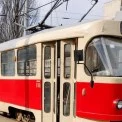 У Києві через відключення світла зупинилися тролейбуси й трамваї: які маршрути затримуються