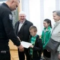 Кличко вручив ордер на квартиру родині з 43 осіб, яка 19 років чекала на житло