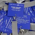 Безкоштовні світловідбивачі у центрі Києва: як отримати і навіщо вони потрібні