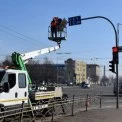 У Києві миють світлофори та дорожні знаки після зими: що зміниться для водіїв