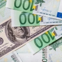 Курс валют у Києві на ранок: де вигідно купити і продати долари та євро