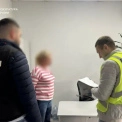 На Київщині посадовиця нажилася на закупівлі шкільних фарби та канцелярії: переплата понад 550 тис. грн