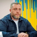 Дах не накрили, люди чекають: що відбувається з будинком на Теліги