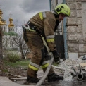 Дим над Лаврою: на Печерську сталася пожежа поблизу святині