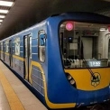 Небезпечні розваги у метро Києва: пасажири заради відео ламають обладнання та ризикують життям