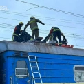 Підліток у Києві вижив після удару струмом у 27 тисяч вольт: лікарі борються за його життя
