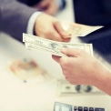 Валюта «заспокоїлась»: де у Києві вигідніше купити та продати долари