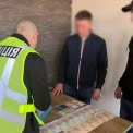 У Києві викрили схему «платних» черг у сервісних центрах МВС