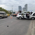У Києві авто розвалилося на ходу і спричинило ДТП на проспекті Соборності: є постраждалі