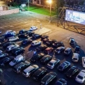 Вечірній Київ із кіно: на Оболоні відновлює роботу автокінотеатр просто неба