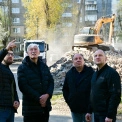 У Святошинському районі Києва відновлюють 300+ будинків після обстрілів: як тривають роботи