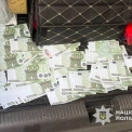 Схема виїзду за кордон за гроші: у Києві викрили організатора нелегального переправлення