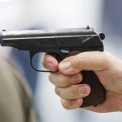 У Києві сталася бійка зі стріляниною: чоловік відкрив вогонь з травматичної зброї