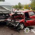 ВАЗ-21099 вилетів на зустрічну смугу на Обухівщині: двоє людей у лікарні