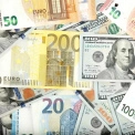 Курс валют у Києві 13 травня: де вигідно купити та продати долар і євро
