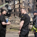 Зеленський оглянув руйнування у Києві після ракетного удару