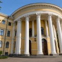 Під час атаки на Київ постраждав МЦКМ: пошкоджено дах і фасад будівлі