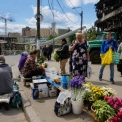 До зруйнованого Лук’янівського ринку повертаються продавці