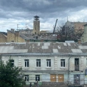 Пошкоджений обстрілом Будинок Солтанова в Києві накрили тимчасовим дахом