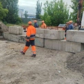 В Оболонському районі Києва прибирають стихійні сміттєзвалища: одну ділянку заблокували