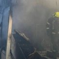 У Києві після нічної атаки згорів знаменитий антикварний ринок на Почайній