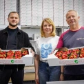 Голова ОВА відвідав суничні плантації Макарова та страусину ферму в Ясногородці