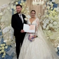 Український бренд подарував нову весільну сукню нареченій, чий образ згорів під час обстрілу Києва — історія підтримки