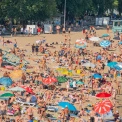 До Києва насувається ще більша спека: температура підніметься до +34°, а місцями — до +38°