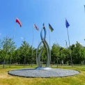 У Бучі встановили пам’ятний знак «Вогонь надії» для полонених і зниклих безвісти