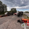 На трасі Київ–Знам'янка мікроавтобус збив двох працівників дорожньої служби