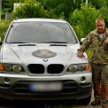 Бучанці передали військовим авто для виконання бойових завдань