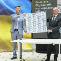 НБУ презентував нову банкноту 2000 гривень із Василем Стусом