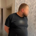На Київщині викрили шахрая, який обікрав інтернет-магазин парфумерії