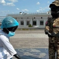 Малюків-засновників Києва переодягнули до Дня медичних працівників
